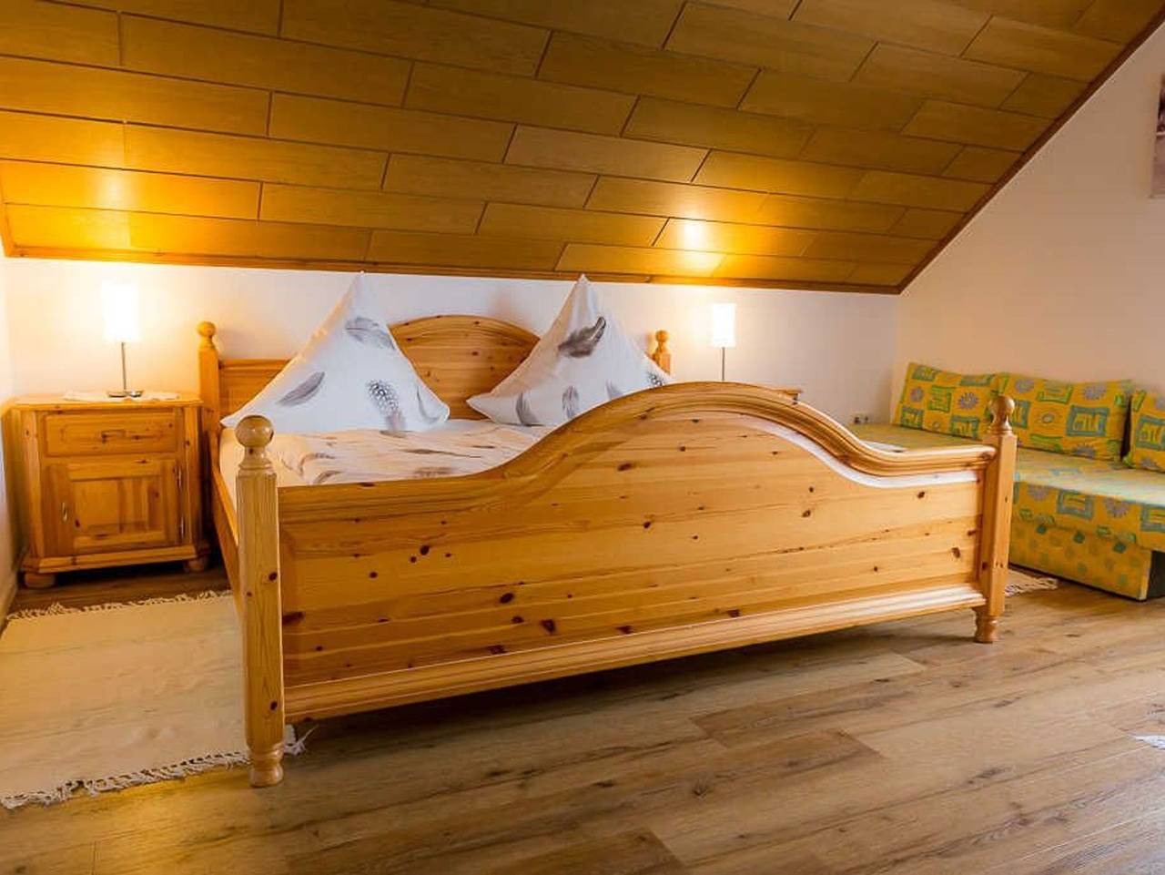 Ganze Ferienwohnung, Haus Ohnemus Fam. Späth - Ferienwohnung 120 qm, 3 Schlafräume, max. 7 Personen in Europa-Park, Rust