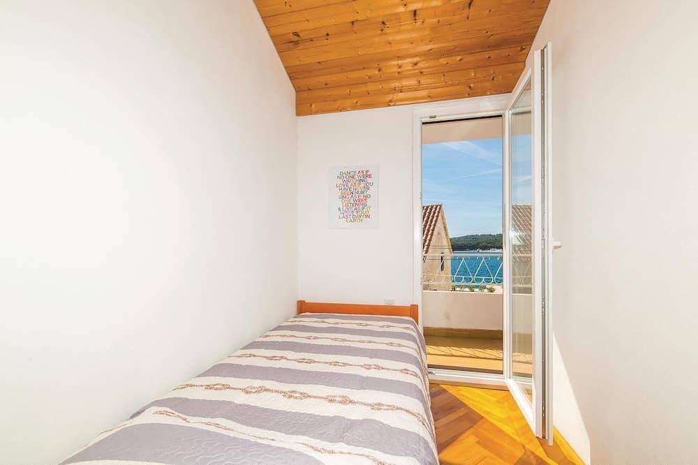 Acogedora casa en Rogoznica in Rogoznica, Condado de Šibenik-Knin