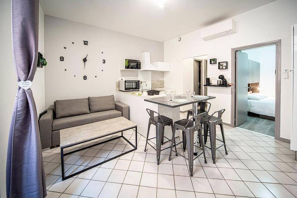 Appartement entier, One-Bedroom Apartment in Chalon-sur-Saône, Région de Chalon-sur-Saône