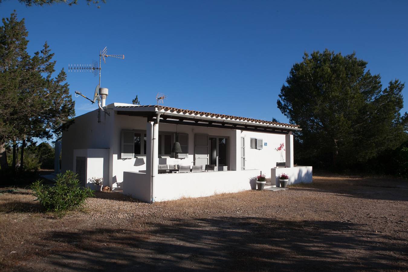 Villa 'Bijou' with Private Terrace, Wi-Fi and Air Conditioning in Formentera, Balearene