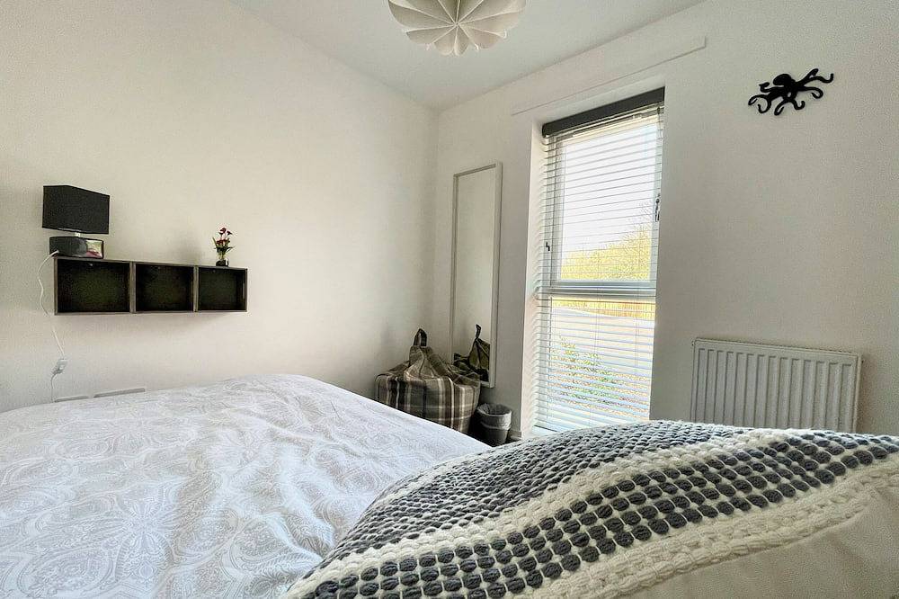 High Tide House, pet friendly, with a garden in Craster in Craster, Northumberland