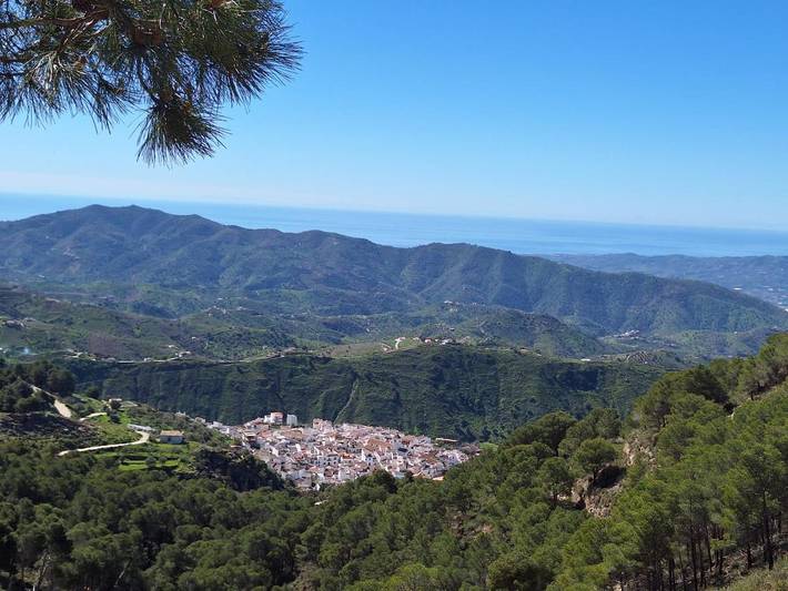 Casa rural para 8 personas, con vistas y vistas al lago además de piscina y jardín en Canillas de Aceituno - 4