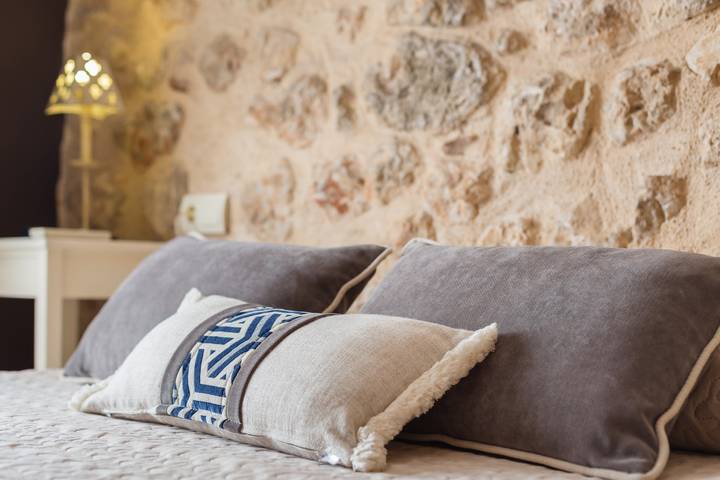 Entire apartment, Apartment 'Habitacion Estandar - Edificio Contiguo' with Private Terrace, Wi-Fi and Air Conditioning in Vilallonga, Valencia Province