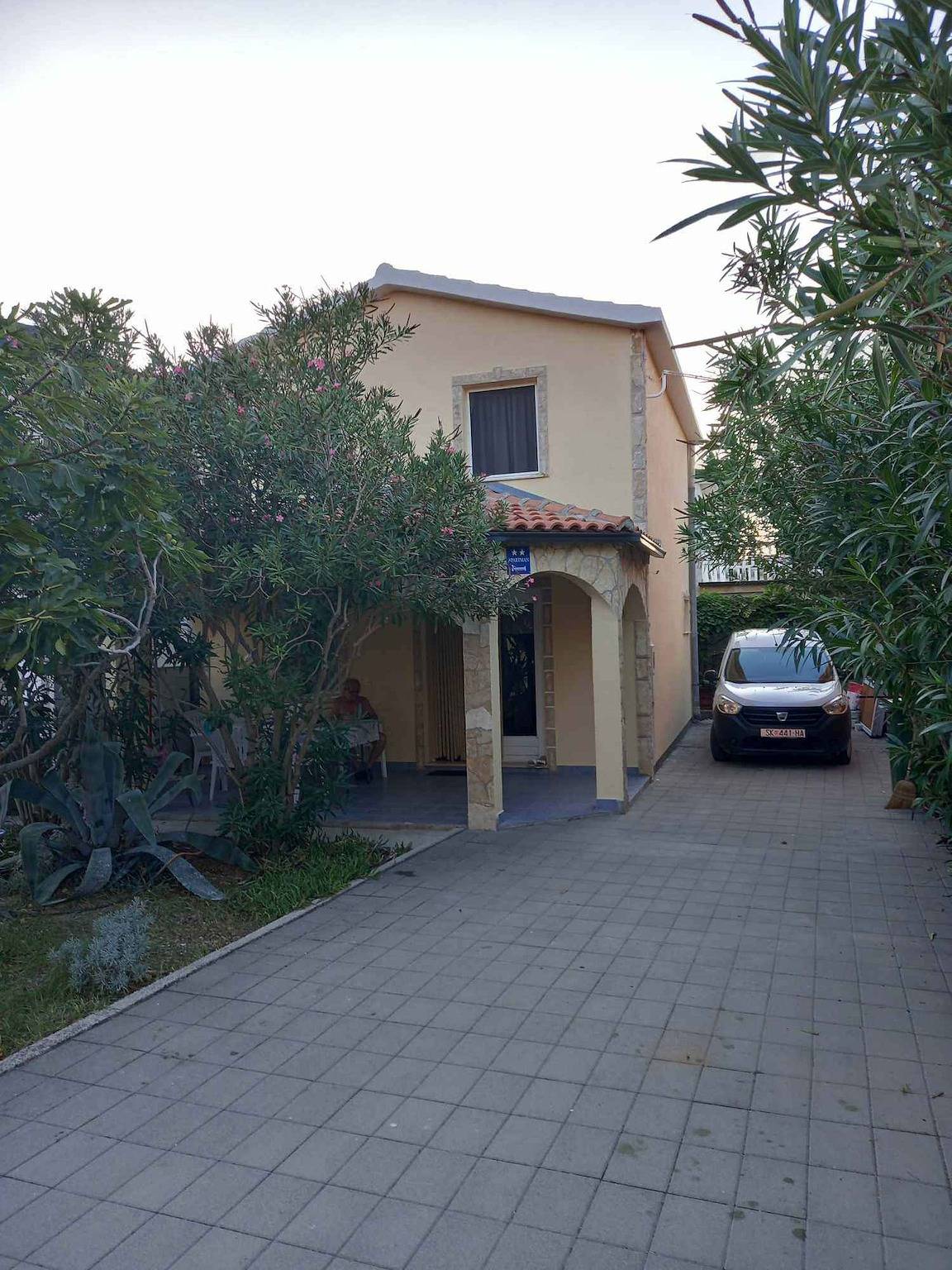 Ferienhaus mit Grillmöglichkeit und Klimaanlage in Vir