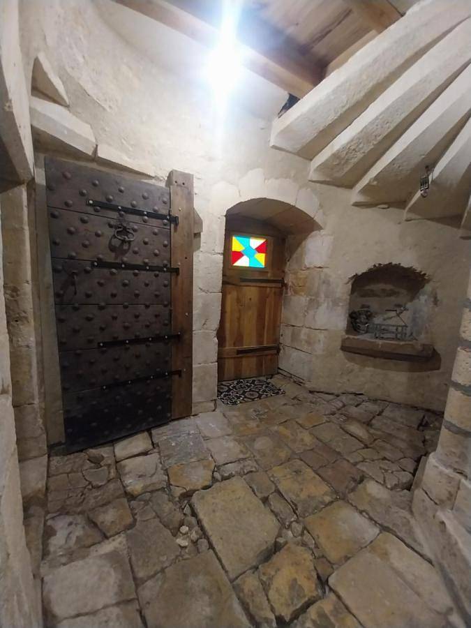 Gîte pour 4 personnes, avec terrasse ainsi que jacuzzi et jardin à Saint-Savin - 2