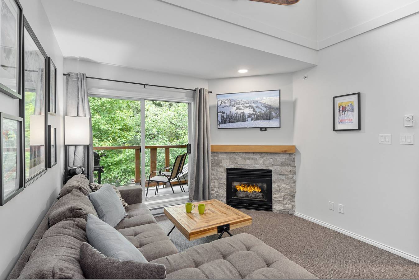 Geheel appartement, 2Br & loft with private hot tub and pool. Gr 51 in Whistler, Whistler Blackcomb