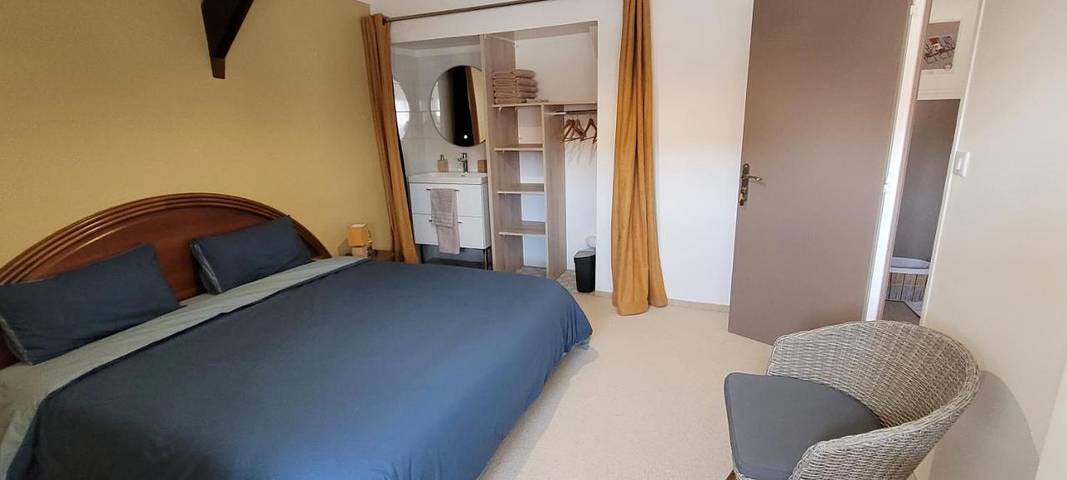 Location de vacances pour 3 personnes, avec jardin ainsi que vue et terrasse à Saint-Laurent-sur-Mer - 2