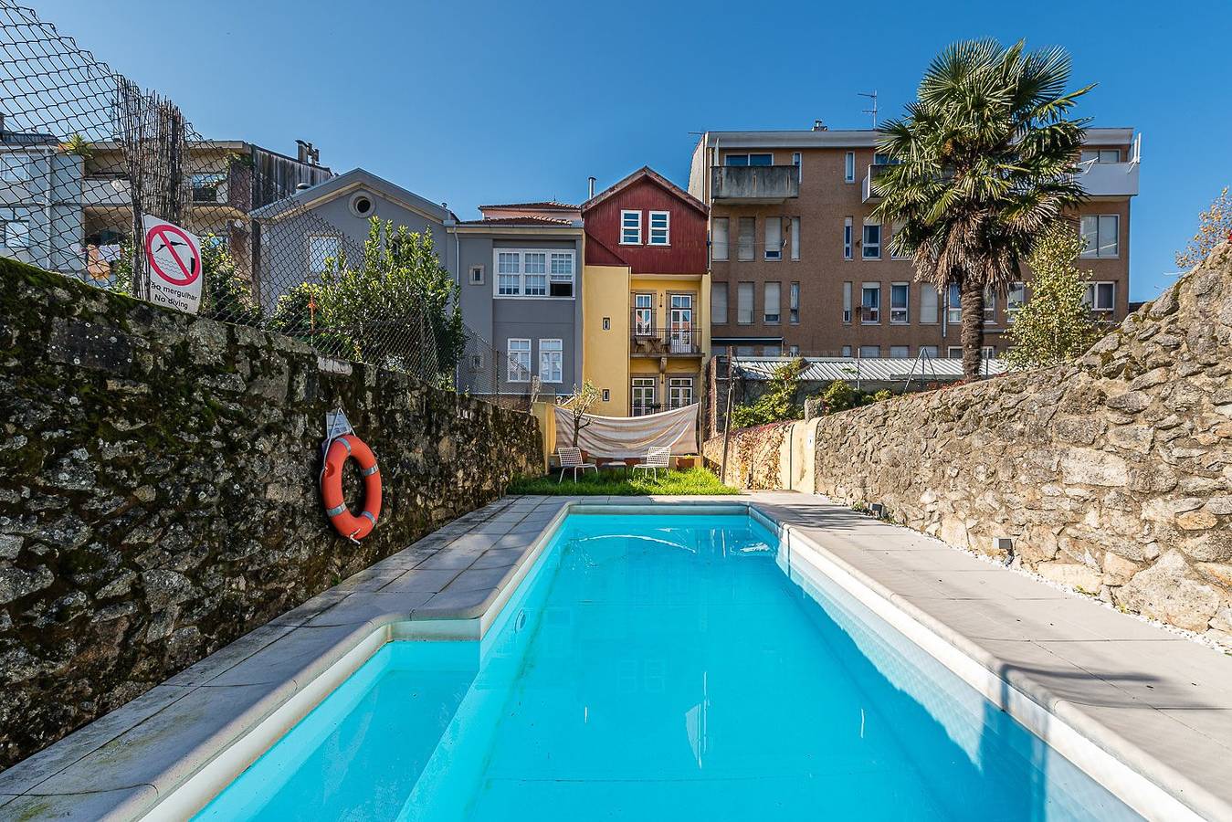 Entire apartment, Guestready - Cedofeita Pool Suites in Cedofeita, Porto