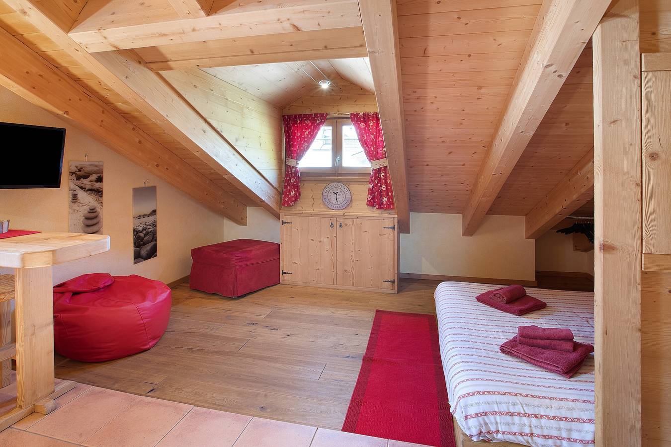 Entire studio, Apartment 'La Baitina app C' with Mountain View & Wi-Fi  in Livigno (Town), Livigno