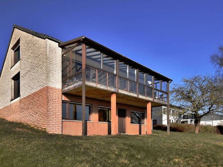 Ferienhaus für 8 Personen, mit Terrasse und Garten sowie Ausblick in Nadrin