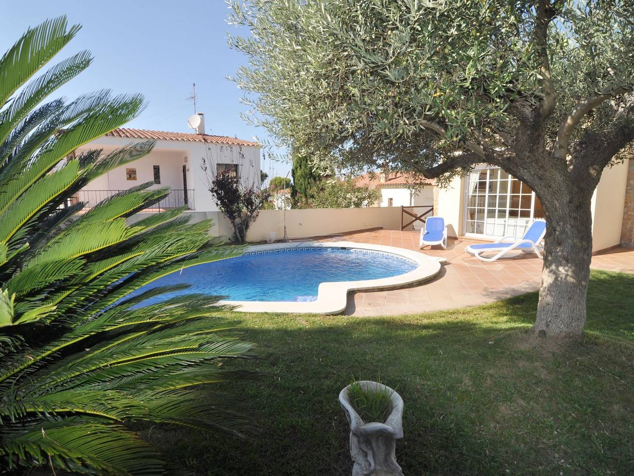 Spacious house with garden and private pool in L'Escala in L'Escala, Upper Empordà