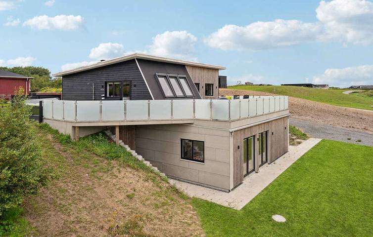 Ferienhaus für 12 Personen, mit Terrasse und Sauna sowie Whirlpool und Garten in Hostrup Strand