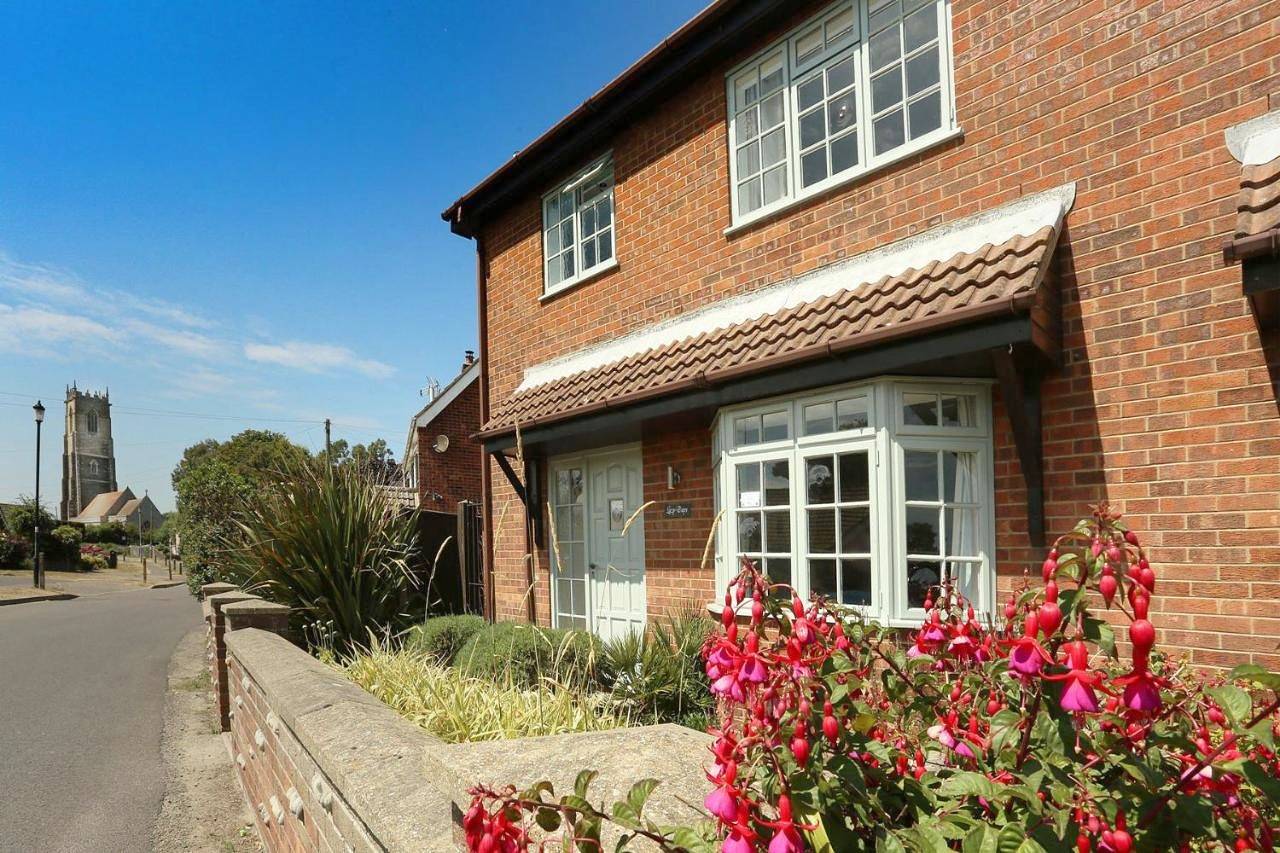 Lazy Days Cottage in Great Yarmouth, The Broads