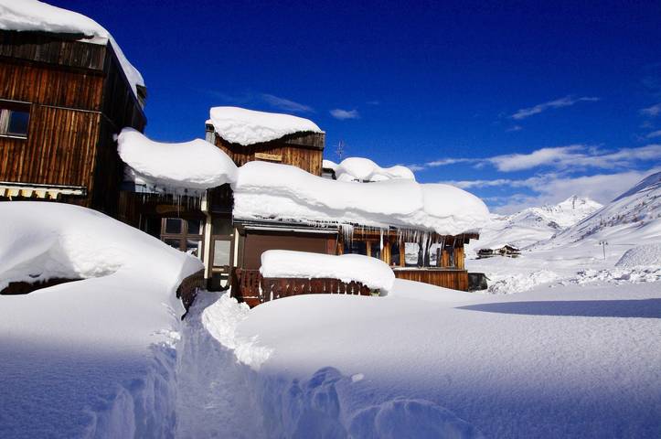 Chalet for 15 people, with lake view in Tignes