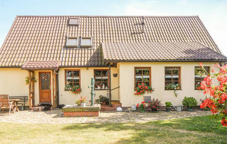 Ferienwohnung für 3 Personen, mit Terrasse in Lütow