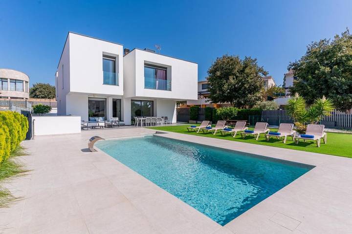 Casa rural para 10 personas, con piscina y jardín, Se admiten mascotas en Palamós
