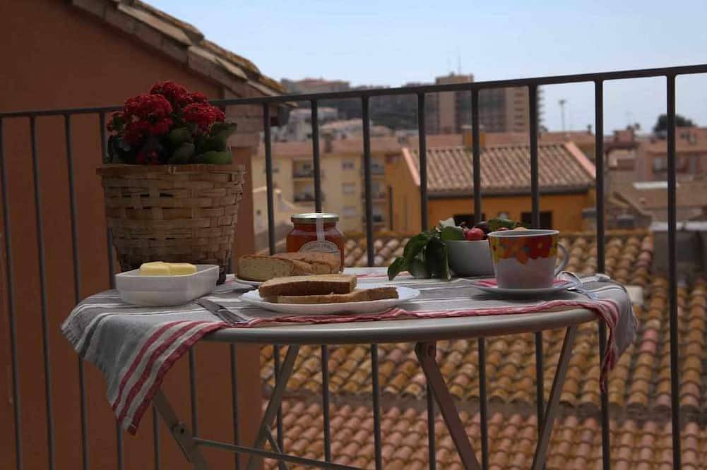 Suit y desayuno incluido con piscina y parquing in Sant Feliu de Guíxols, Costa Brava