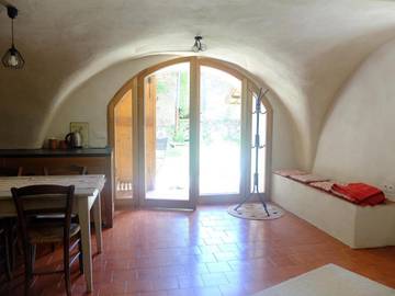 Gîte pour 6 personnes, avec jardin à Champcella