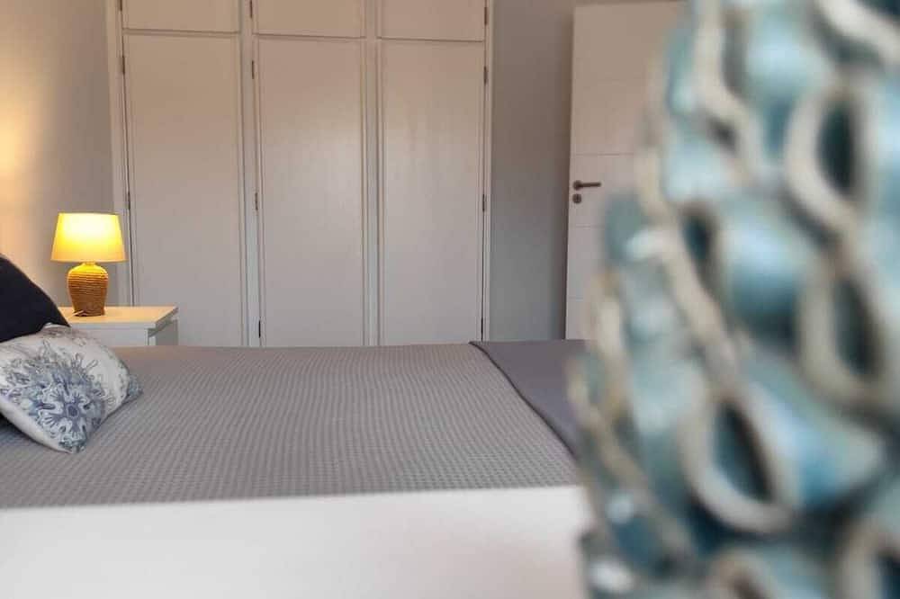 Ganze Wohnung, Atlantic Doors - Sea View, Terrace & Garage - 50m from the beach in Mindelo, Porto Distrikt