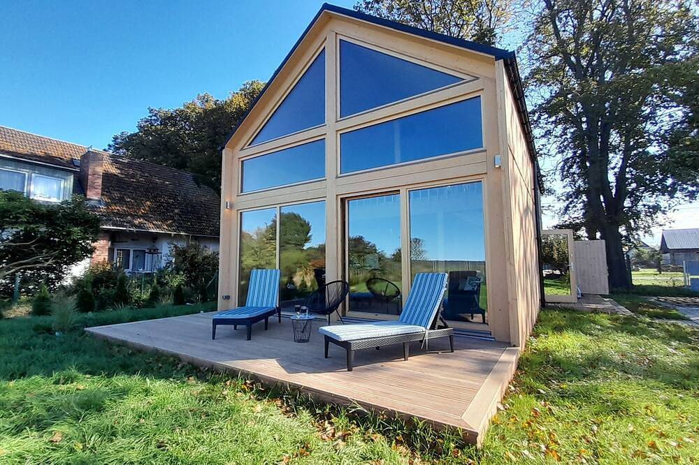 Villa Leone - geräumig, atemberaubend im Einklang mit der Natur in Nowe Warpno, Stettiner Haff
