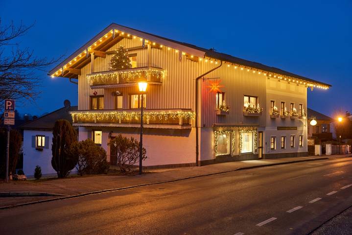Ferienwohnung für 2 Personen, mit Balkon und Garten sowie Seeblick in Prien - 2