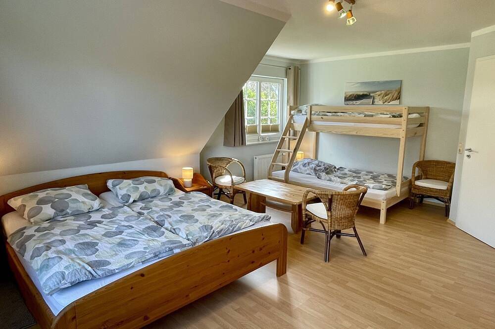 Haus Jonne - 15 min fußläufig z. Strand, bis 12 Pers., Außensauna (optional) in Sehlendorf, Blekendorf