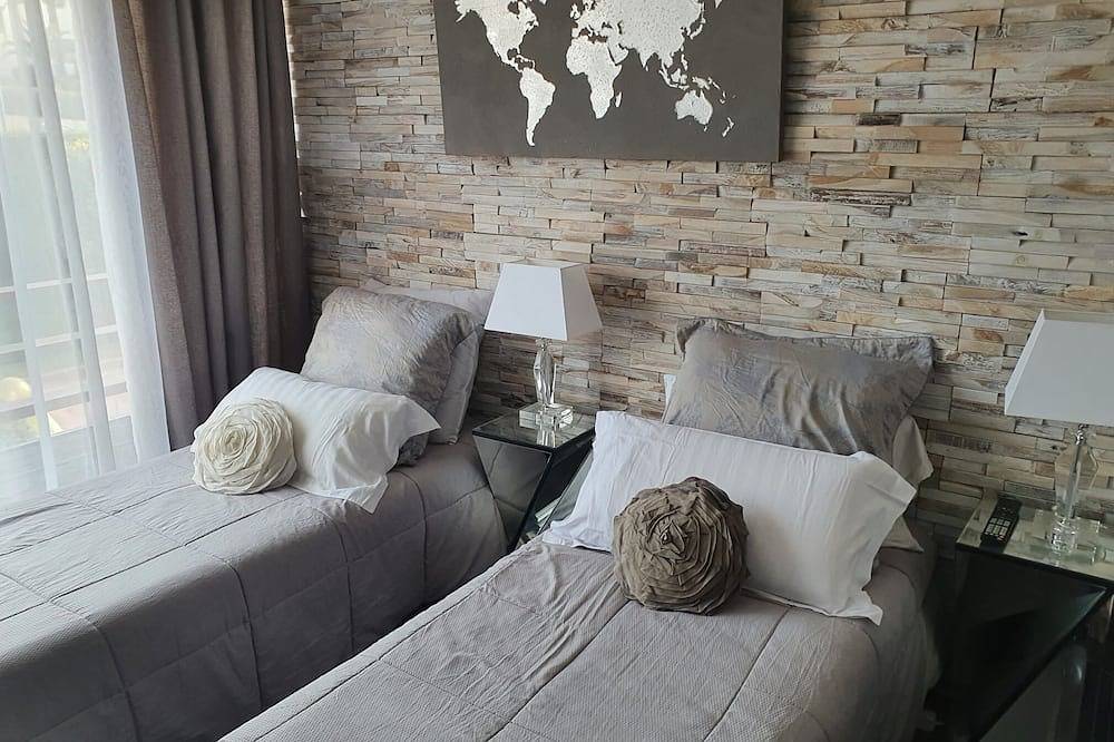Magnificent luxury duplex with seafront terrace in Cannes La Bocca, Cannes
