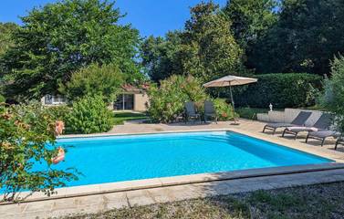 Gîte pour 8 personnes, avec piscine ainsi que terrasse et jardin à Tournon-d'Agenais