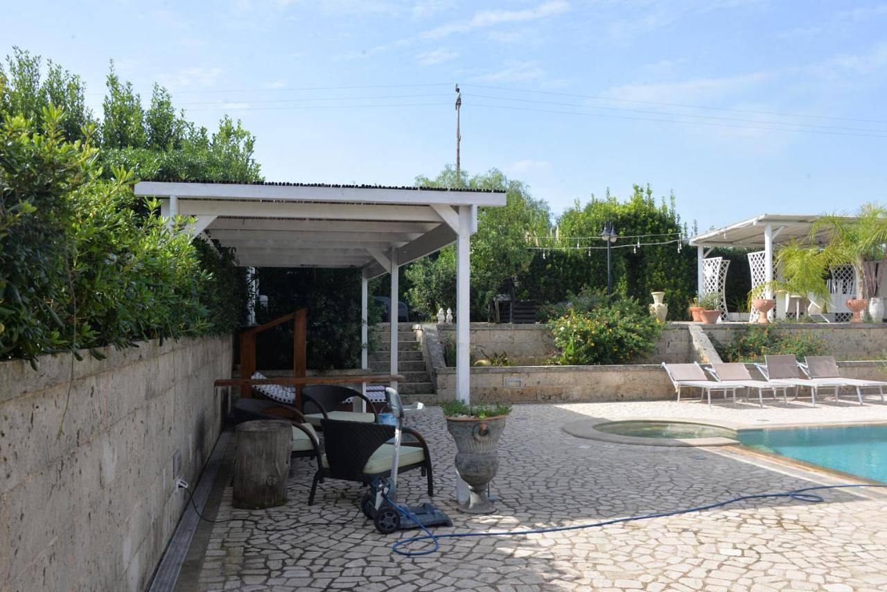Marlù Luxury Rooms Pool and Garden in Aradeo, Lecce Provinz