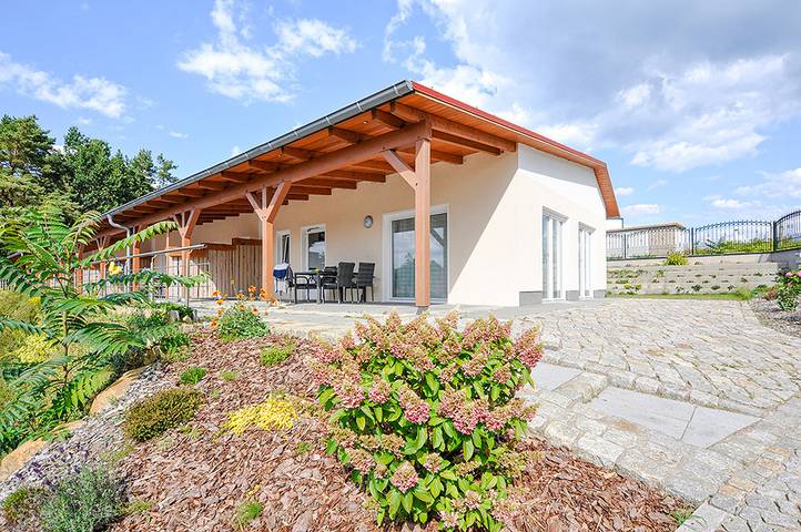 Bungalow für 4 Personen, mit Terrasse und Seeblick