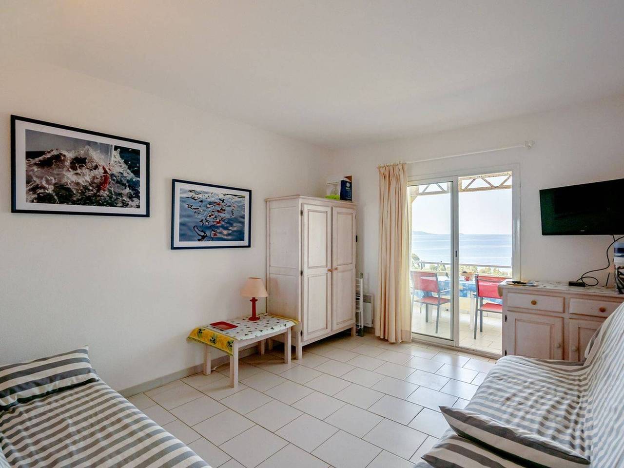 Appartement entier, Appartement chaleureux avec terrasse et parking au Lavandou in Plage d'Aiguebelle, Le Lavandou