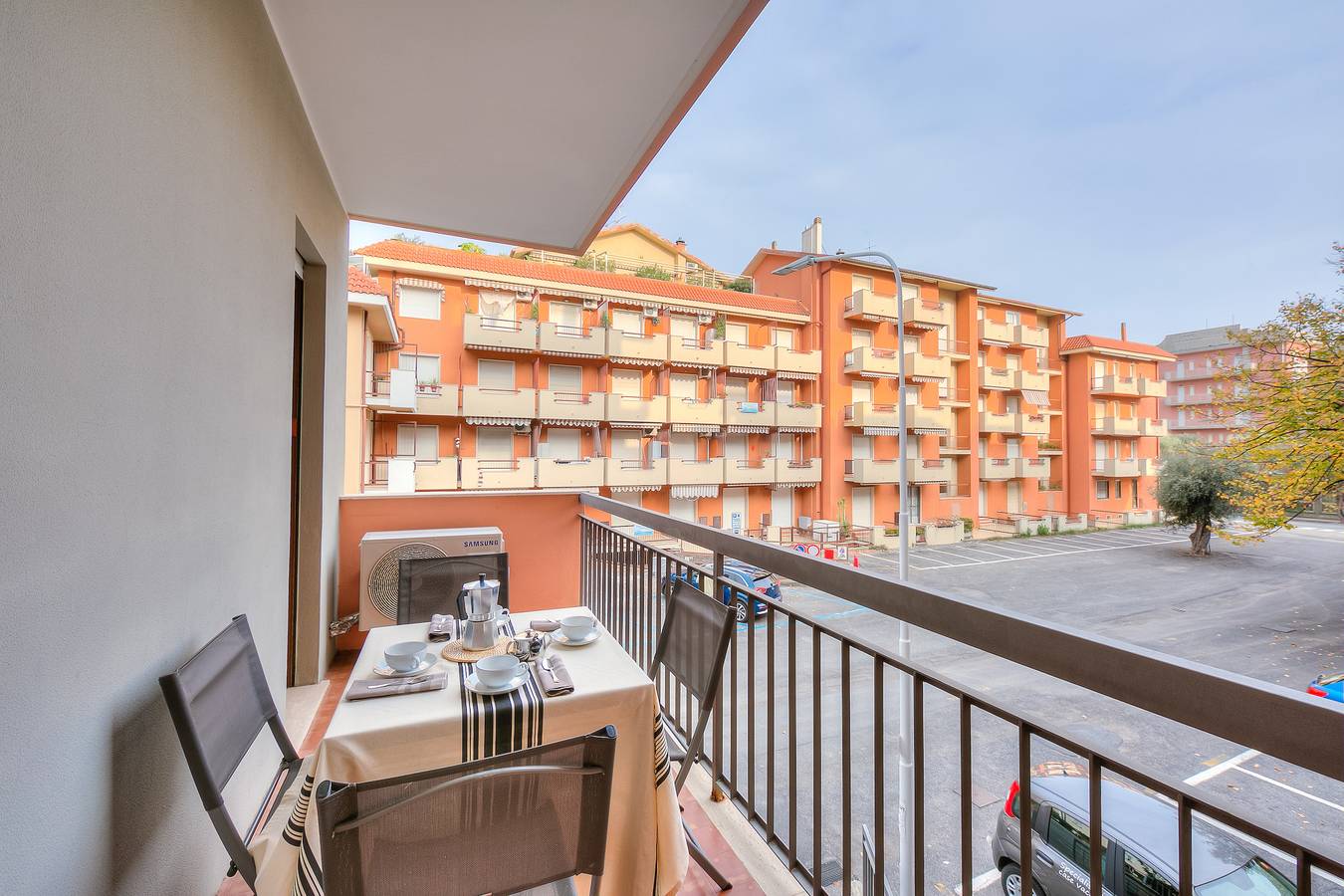 Apartamento entero, Il Tulipano Giallo 100m From The Sea in San Bartolomeo al Mare (City), San Bartolomeo al Mare