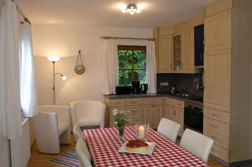 Ganze Wohnung, Ferienwohnung Nr. 1 mit 55 qm in Gollenshausen am Chiemsee, Gstadt am Chiemsee