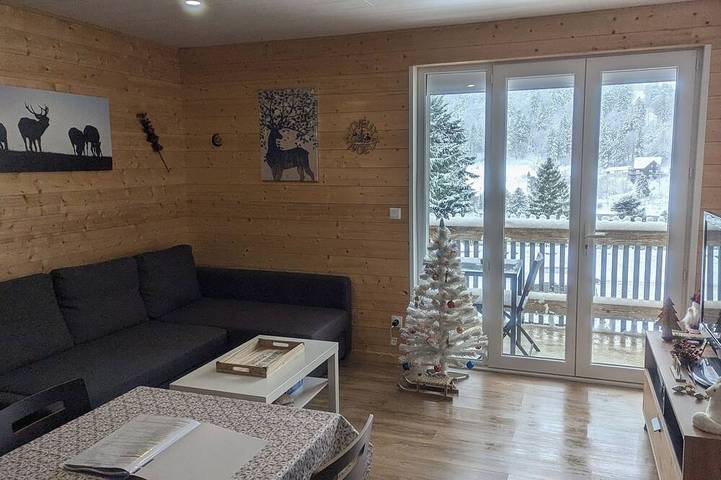 Location de vacances pour 6 personnes, avec balcon et jacuzzi dans Le Lioran