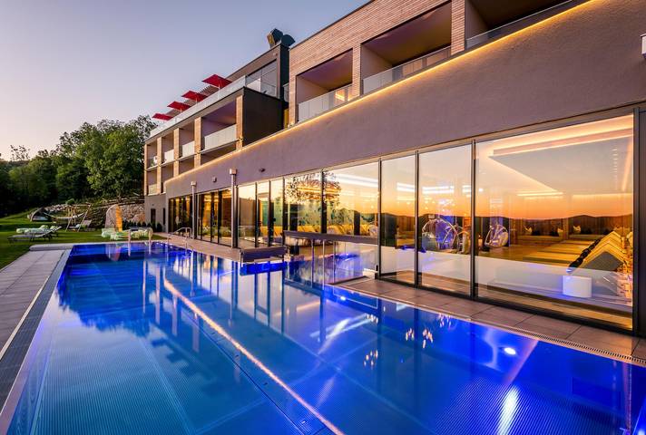 Hotel für 2 Personen, mit Pool und Whirlpool sowie Sauna und Garten in Grainet