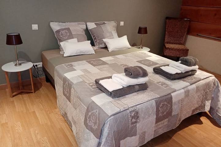 Location de vacances pour 10 personnes, avec jardin à Thorigny - 3