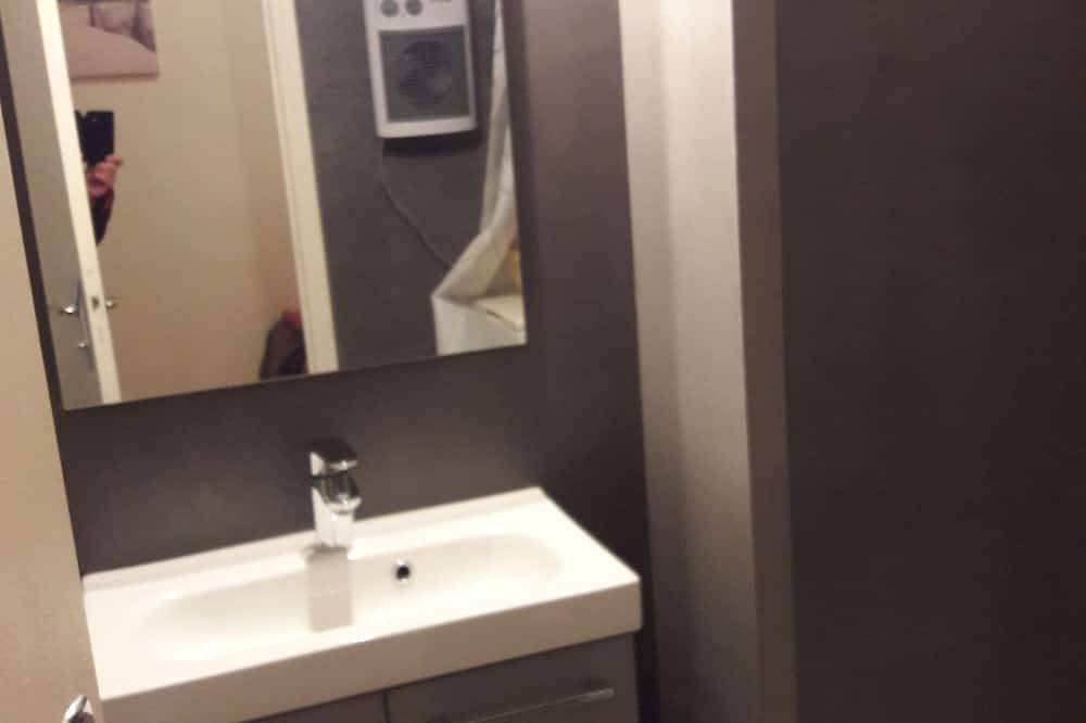 Appartamento intero, T1 + 31m2 terrazzo a 200m dalle spiagge di Sagone in Sagone, Vico