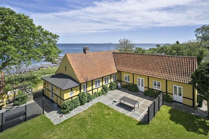 Feriehus for 6 personer, med terrasse i Svaneke