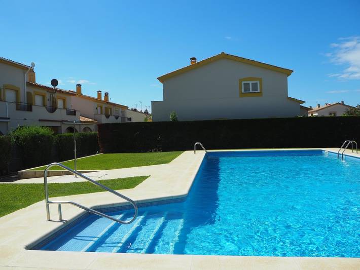 Ferienhaus für 6 Personen, mit Balkon und Terrasse sowie Garten und Pool an der Costa Brava