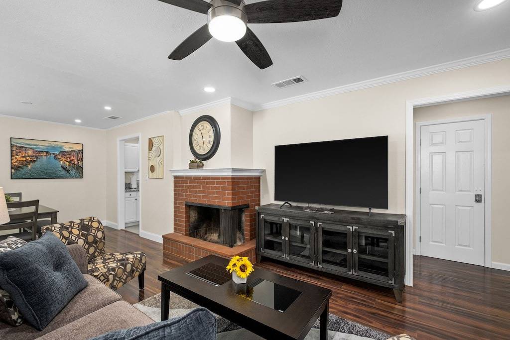 Clean 3B/1Bth Easya to Us99 + Ca41 & to Nat'l Parks in Fresno, Fresno County