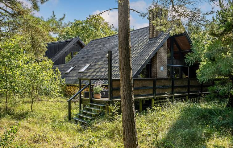 Ferieudlejning for 8 personer, med Terrasse og Sauna i Ellinge Lyng