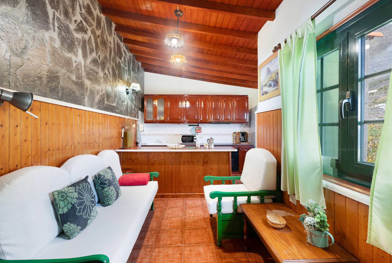 Holiday Home 'Casa Rural Ondina B' with Sea View, Private Terrace and Wi-Fi in Santa Catalina, Hermigua