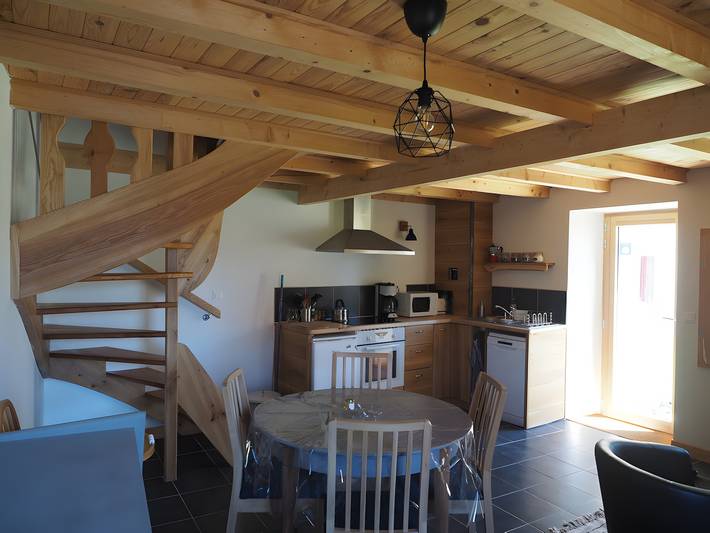 Gîte De Cervette : maison de vacances avec vue sur la montagne, jardin privé et Wi-Fi in Jax, Parc Naturel Régional Livradois-Forez
