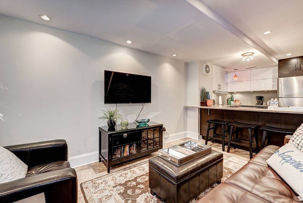 Ganze Wohnung, Capitol Hill ~ Walk To Us Capitol ~ 1 Block von der U-Bahn in Washington D.C., District of Columbia