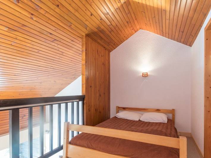 Ganze Wohnung, Ferienwohnung in Chantemerle: komfortabel, 6 Personen, Balkon, Parkplatz, Skikeller, 2 Sterne in Saint-Chaffrey, Serre Chevalier
