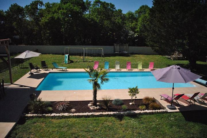 Gîte pour 14 personnes, avec Terrasse et Jardin à Sainte-Soulle