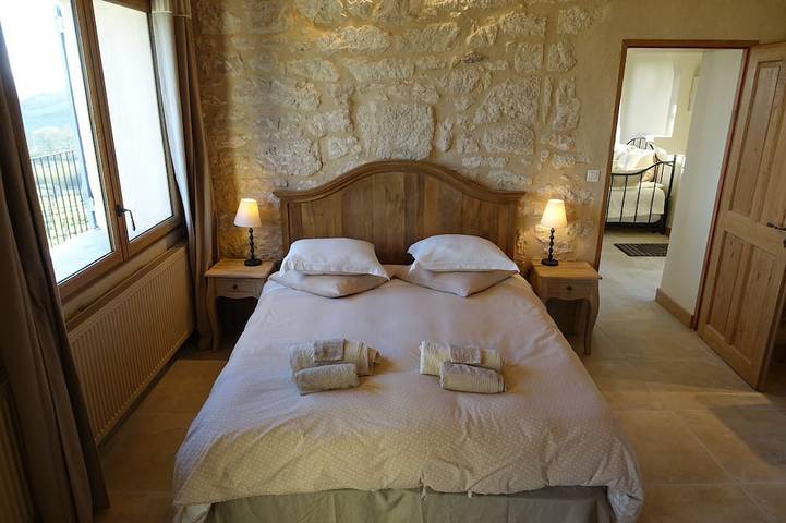 Location de vacances pour 3 personnes, avec Balcon ainsi que Jardin et Piscine à Saussignac