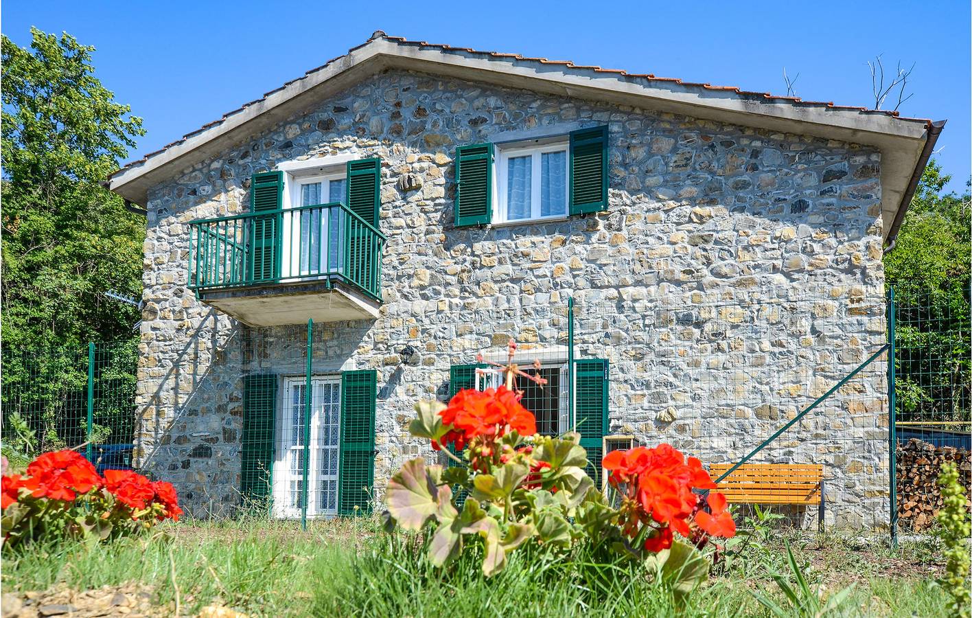 Deiva Marina Apartment: AC, Parking, Kitchen, & Terrace in Framura, Riviera di Levante