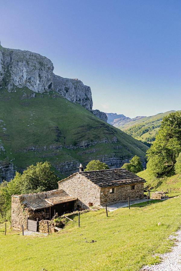 Casa rural para 3 personas, con Terraza y Jardín en San Roque de Riomiera