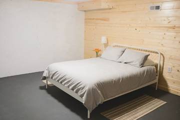 Log Cabin for 12 Guests in Ozark Mountains, Missouri, Picture 2